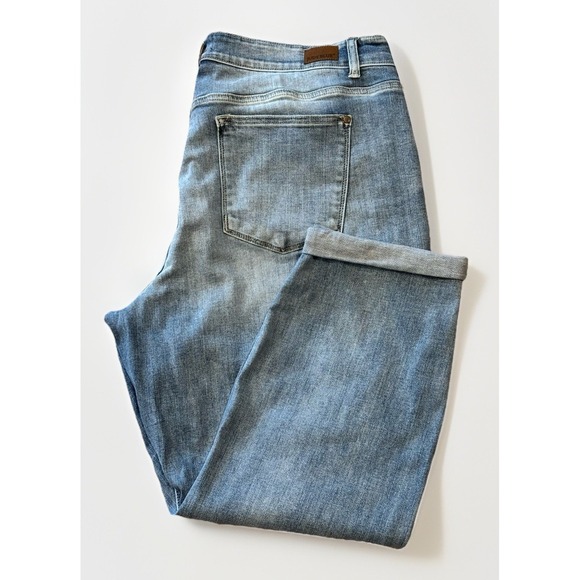 Judy Blue Denim - Judy Blue Womens 20W Boyfriend Fit Jeans Light Wash Stretch Cuffed JB82335